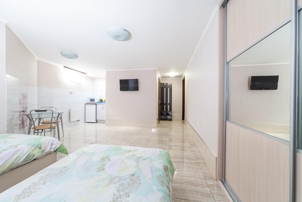 Home Comfort Livoberezhna IEC Kiev Buitenkant foto