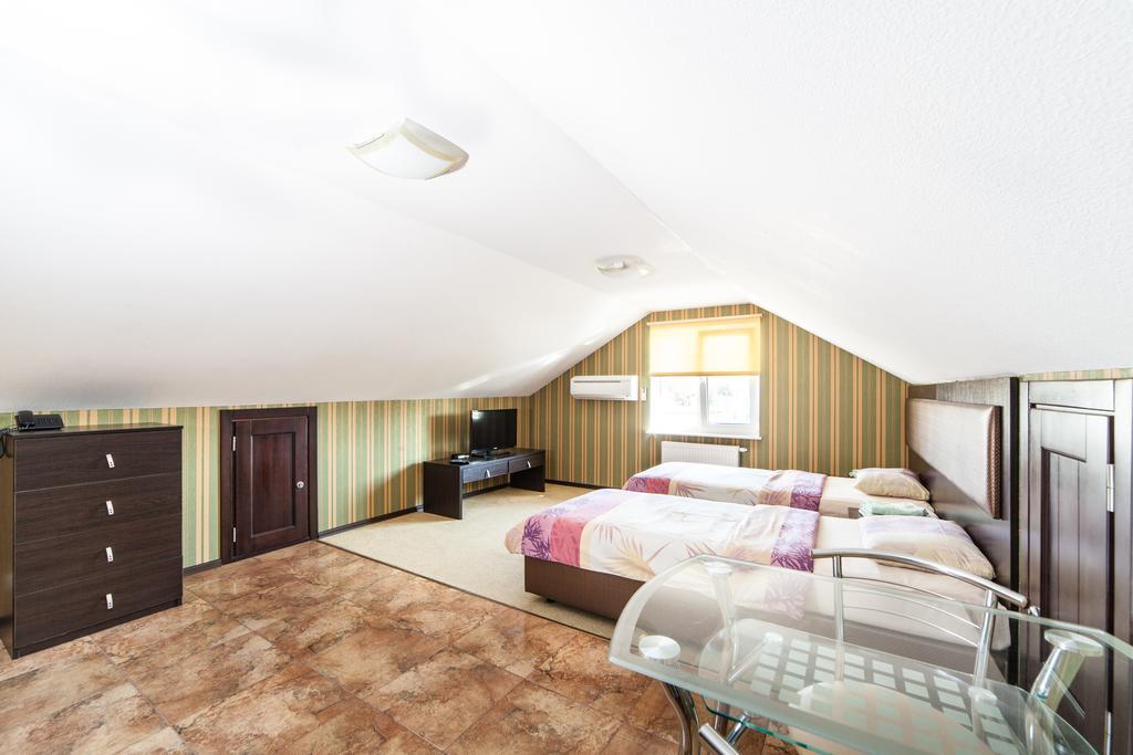 Home Comfort Livoberezhna IEC Kiev Buitenkant foto