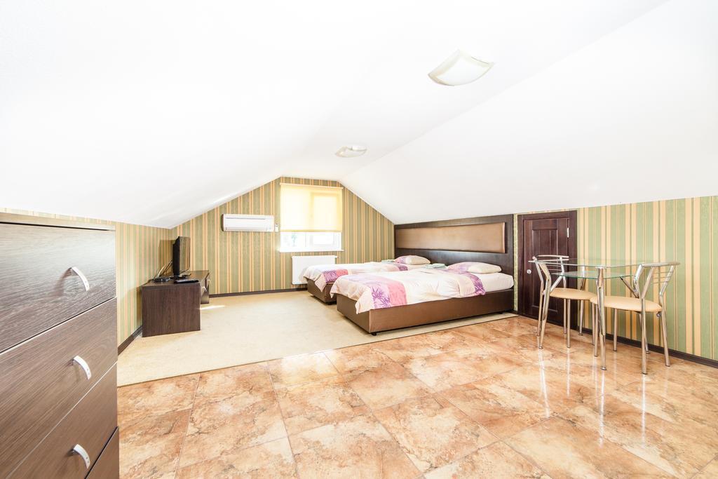 Home Comfort Livoberezhna IEC Kiev Buitenkant foto