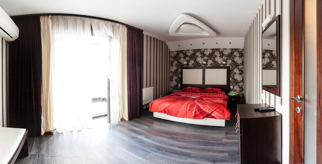 Home Comfort Livoberezhna IEC Kiev Buitenkant foto