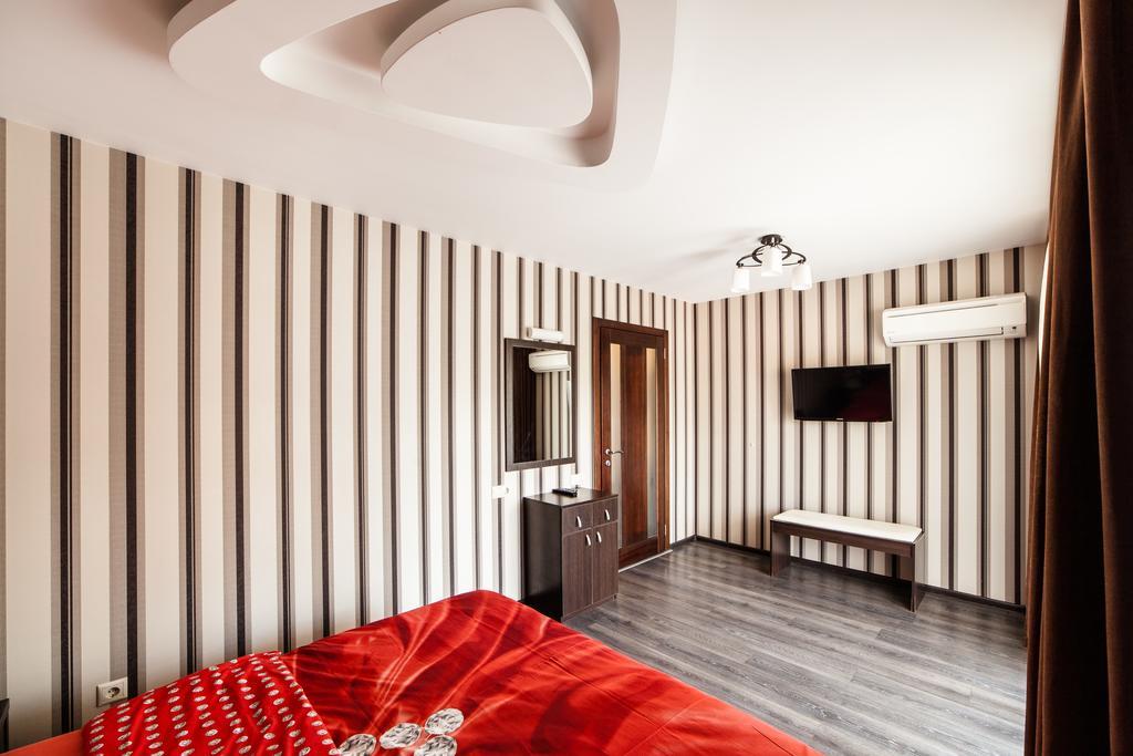 Home Comfort Livoberezhna IEC Kiev Buitenkant foto