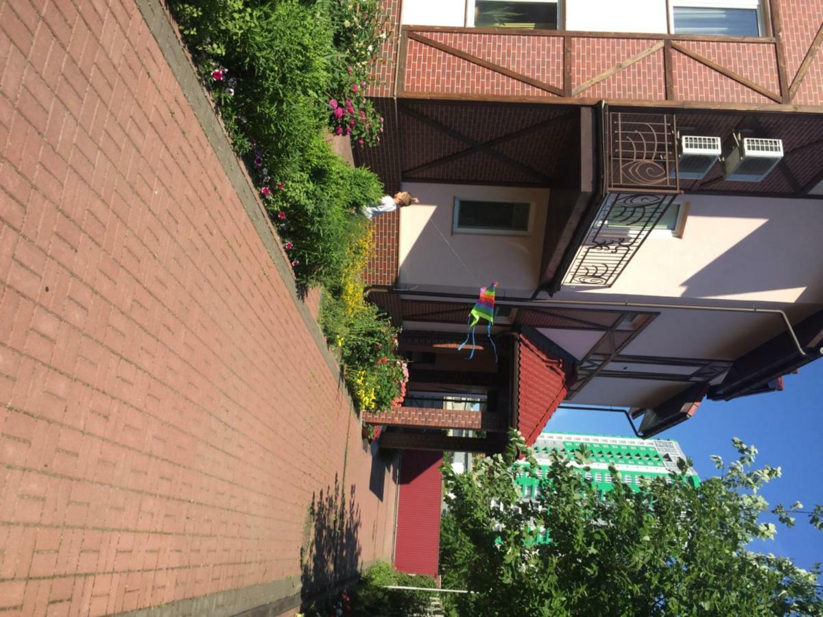 Home Comfort Livoberezhna IEC Kiev Buitenkant foto